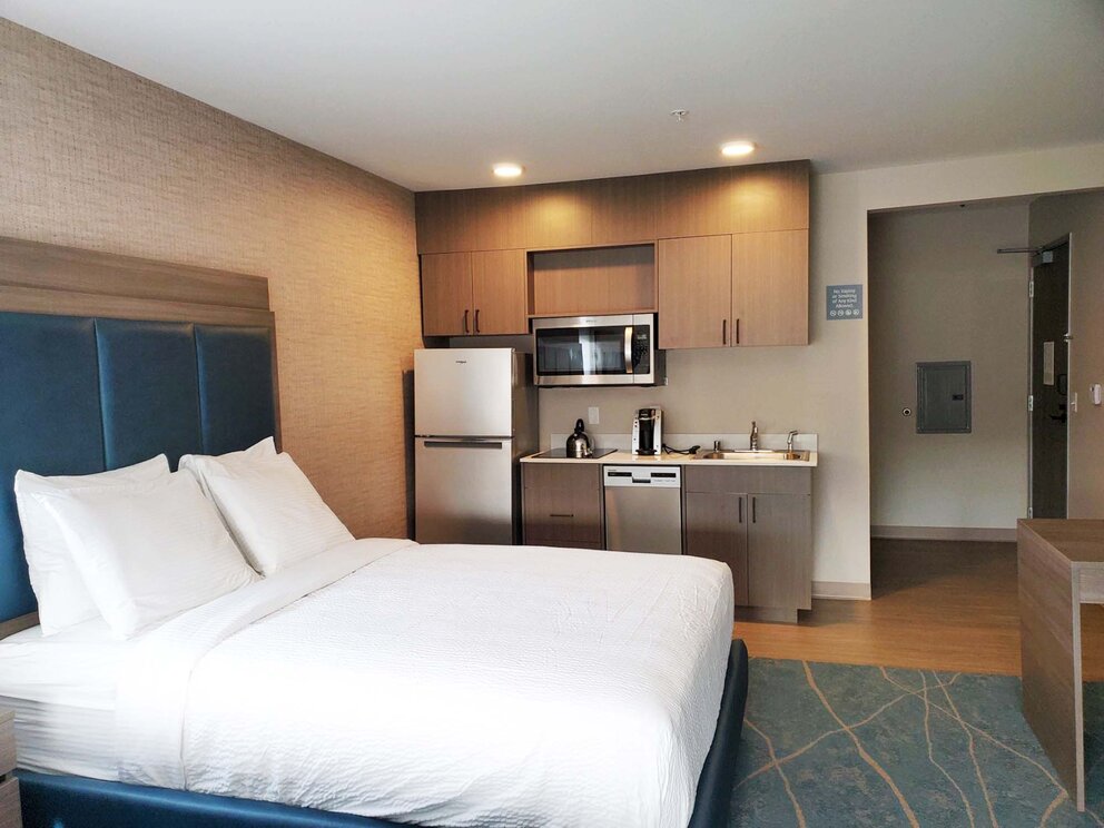 Studio room with kitchenette at Anacortes hotel | Salish Inn